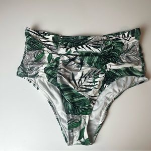 Torrid size 2 Swim Bottoms Plus Size 18/20 Tropical High Rise